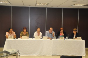 Conselheiros (as) do CFP e presidente da ABEP, Ângela Soligo, compondo a mesa de abertura dos trabalhos do GT.