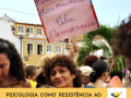 Cartaz pede pela vida das mulheres em ato durante o Fórum Social Mundial